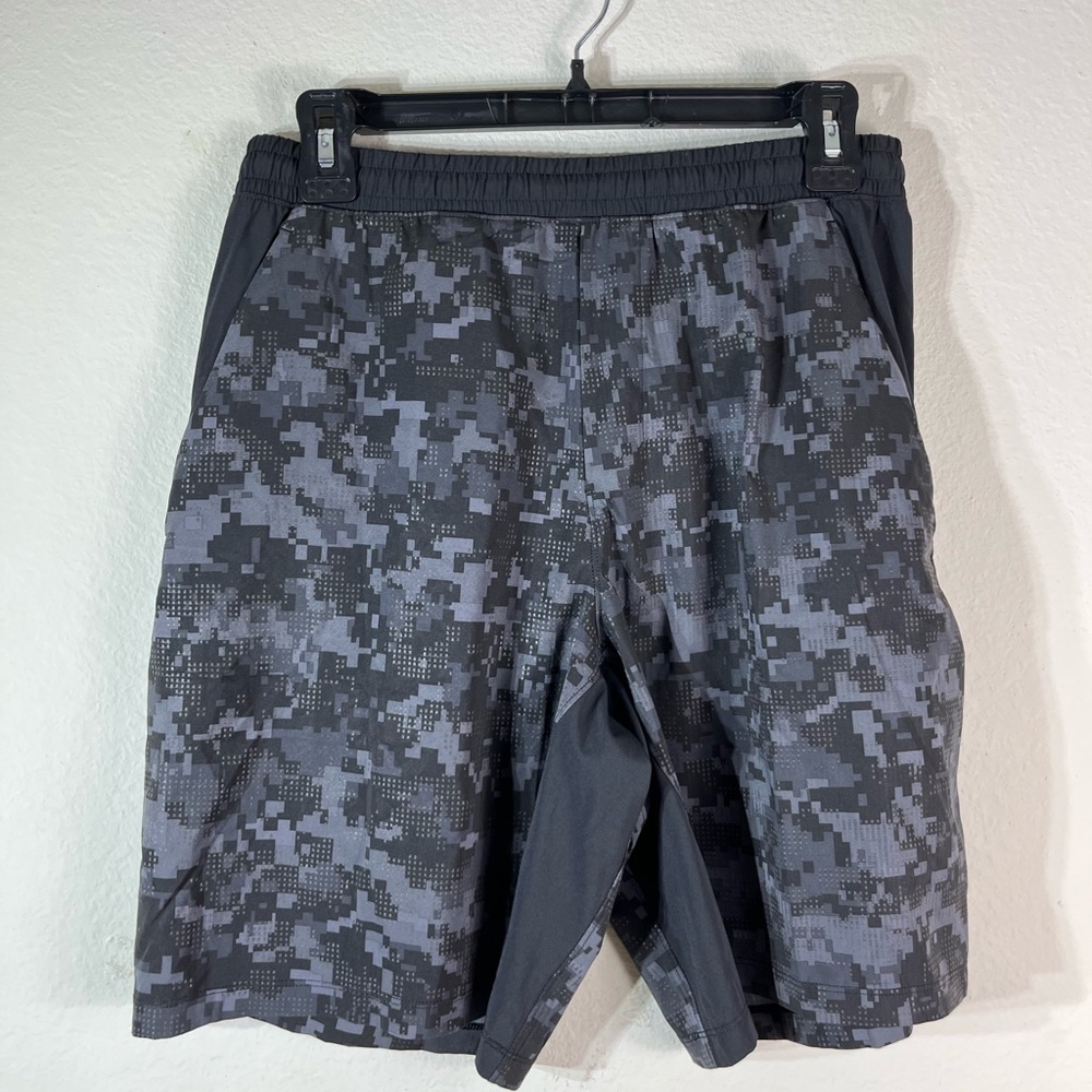 Lululemon Men’s Shorts sz M